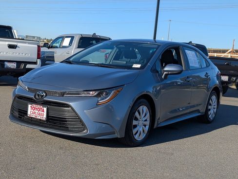 Used 2023 Toyota Corolla LE image 11