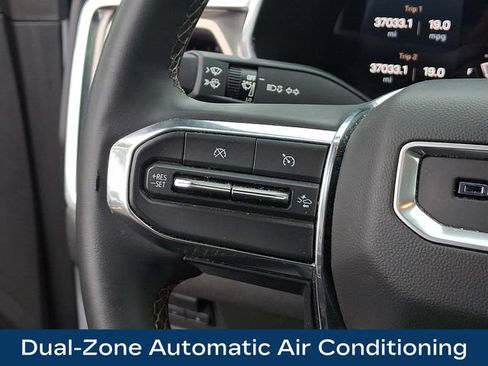 Used 2023 GMC Canyon Denali AWD/4WD image 7