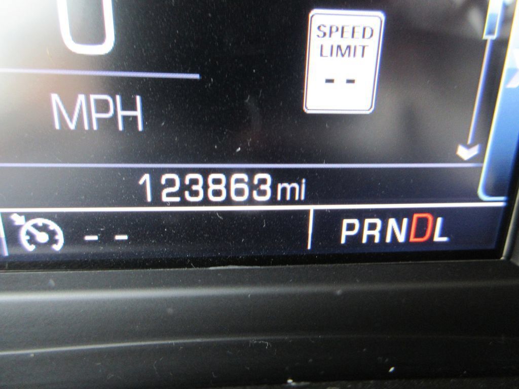 Used 2017 GMC Yukon SLT w/ Premium Edition AWD/4WD image 37