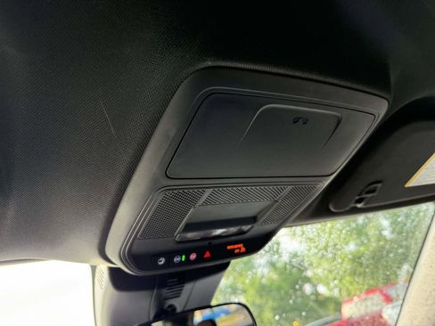 Used 2025 Chevrolet Traverse LT AWD/4WD image 31