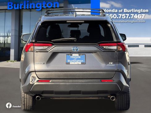 Used 2019 Toyota RAV4 LE w/ Carpet Mat Package image 5
