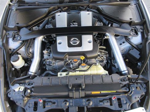 Used 2017 Nissan 370Z Touring image 24