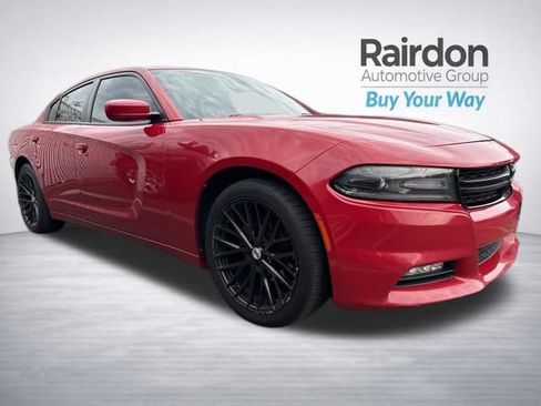 Used 2017 Dodge Charger SXT w/ Plus Group RWD image 1