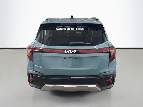 Used 2024 Kia Seltos EX FWD image 9