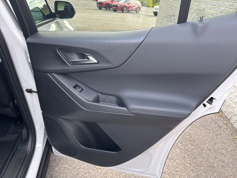 New 2026 Chevrolet Equinox LT w/ Convenience Package II image 17