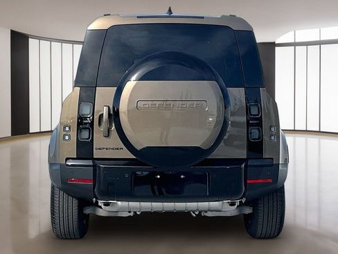 New 2026 Land Rover Defender 110 S image 4