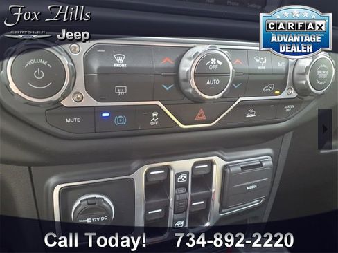 Used 2022 Jeep Wrangler Unlimited Sahara image 22