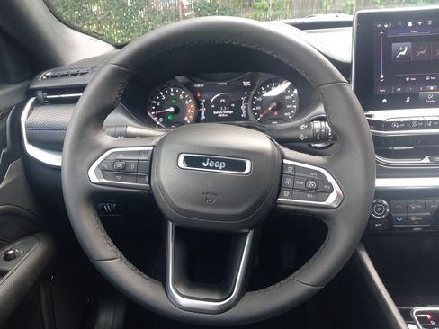 Used 2026 Jeep Compass Limited AWD/4WD image 4