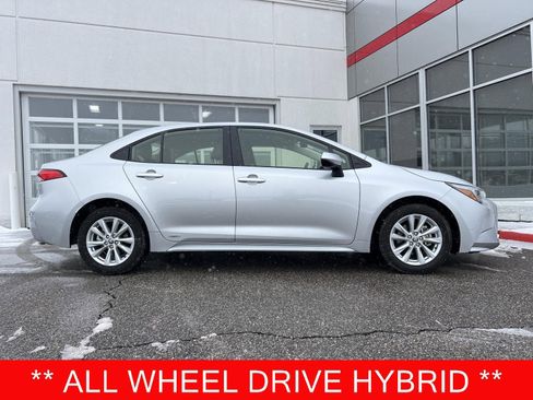 Used 2025 Toyota Corolla LE w/ LE Premium Package image 1