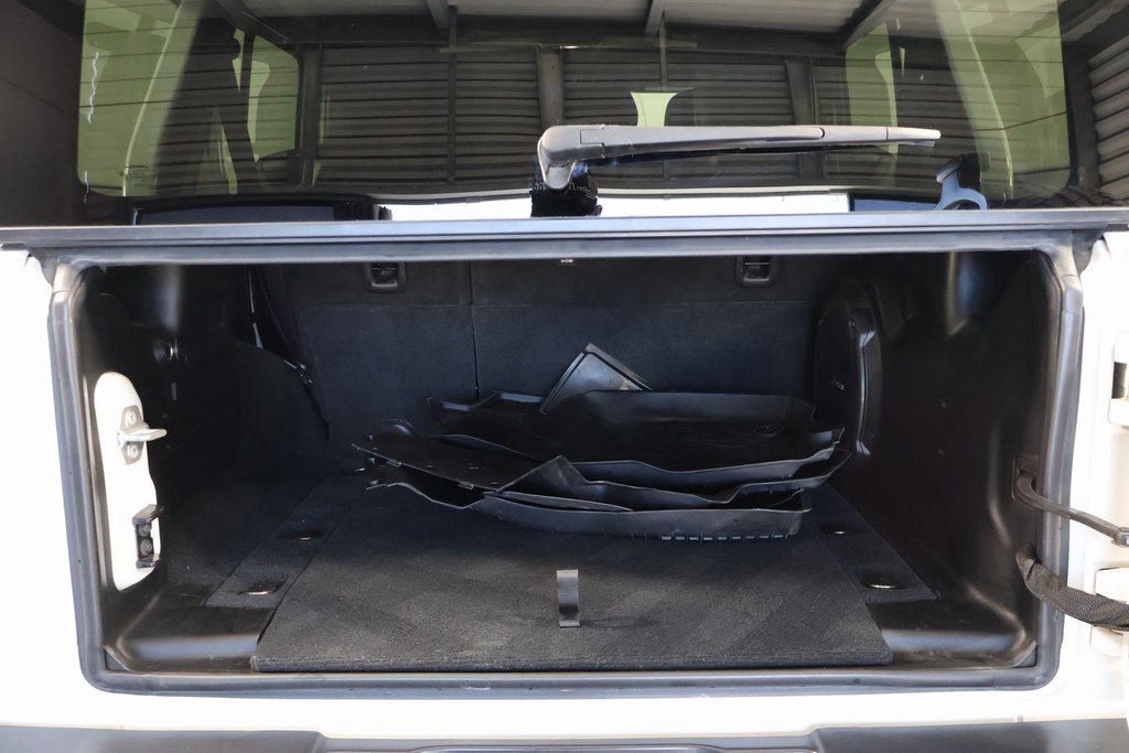 Used 2018 Jeep Wrangler Unlimited Sahara AWD/4WD image 14