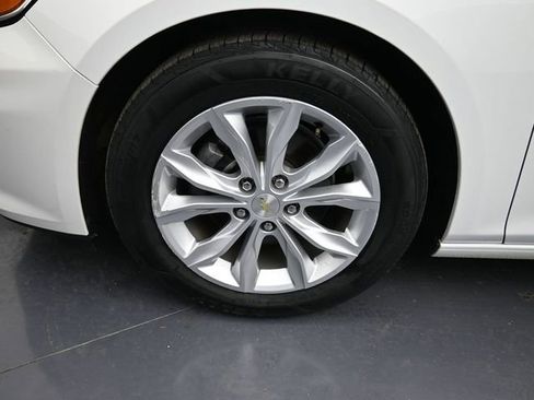 Used 2021 Chevrolet Malibu LT image 24