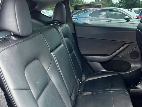 Used 2022 Tesla Model Y Long Range AWD/4WD image 23