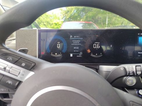 Used 2025 Hyundai Sonata SEL FWD image 2