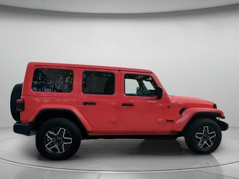 Used 2026 Jeep Wrangler Unlimited Sahara AWD/4WD image 31