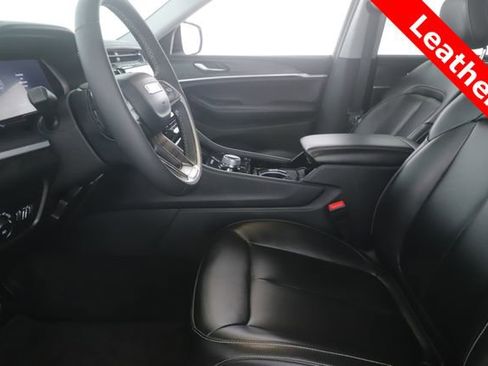 Used 2023 Jeep Grand Cherokee L Limited w/ MOPAR Finishing Package AWD/4WD image 16