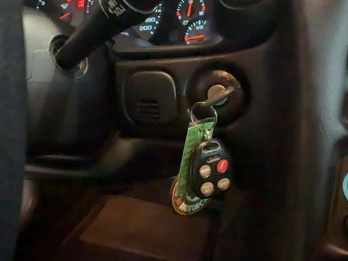 Used 1998 Chevrolet Corvette Convertible w/ Memory Pkg RWD image 27