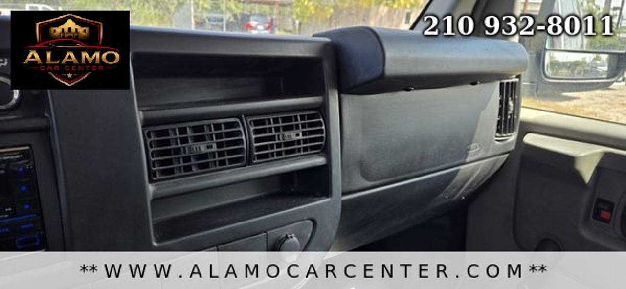 Used 2009 Chevrolet Express 1500 RWD image 34