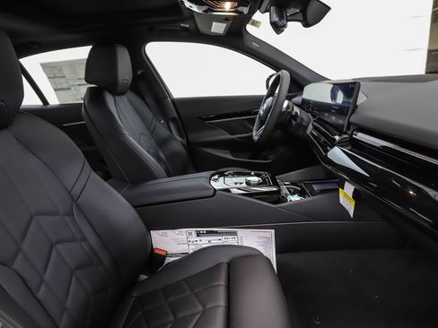 New 2026 BMW 530i xDrive w/ M Sport Package image 31