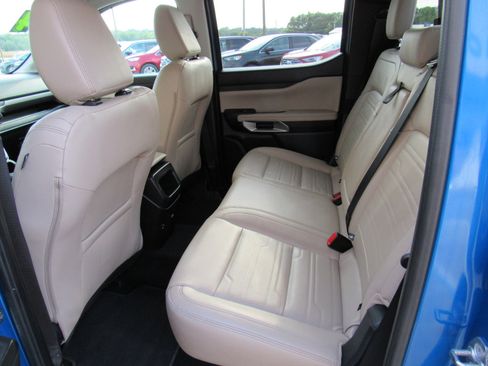 Used 2024 Ford Ranger Lariat w/ Advanced Towing Package image 33