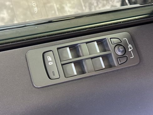 Used 2025 Land Rover Discovery Sport S AWD/4WD image 14