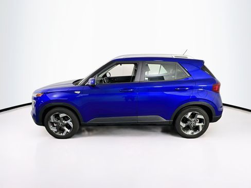 Used 2023 Hyundai Venue Limited w/ Cargo Package FWD image 8