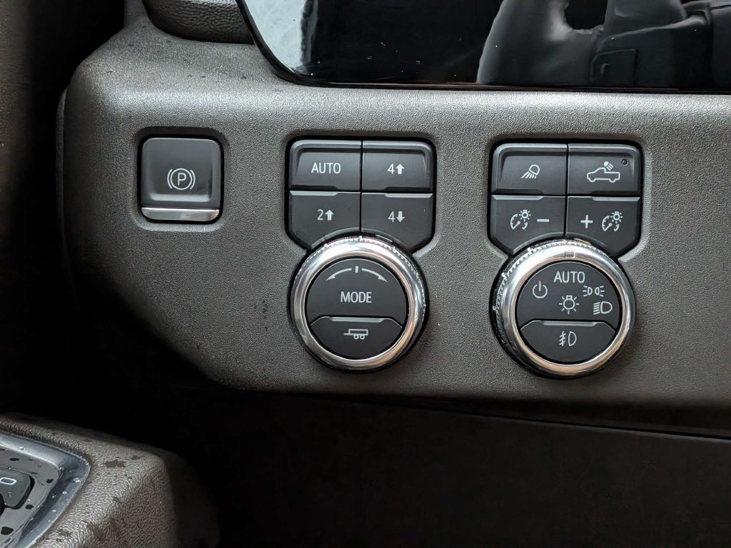 Used 2024 GMC Sierra 1500 SLT w/ SLT Premium Plus Package AWD/4WD image 20
