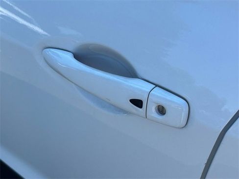 Used 2024 Nissan Kicks SV image 14