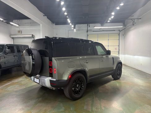 Used 2025 Land Rover Defender 110 S image 8