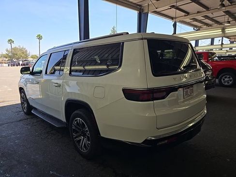Used 2024 Jeep Wagoneer L Series II w/ Flexible Seating Group AWD/4WD image 4