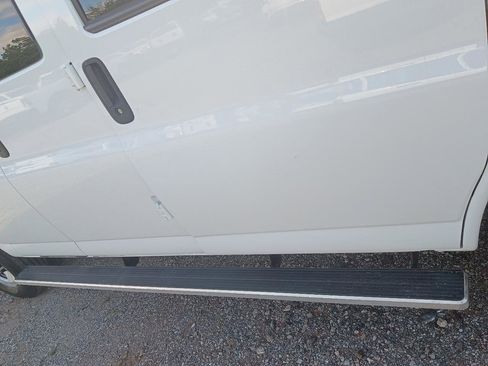 Used 2019 Chevrolet Express 3500 LS RWD image 31