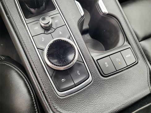 Used 2019 Cadillac XT4 Premium Luxury w/ Technology Package image 24