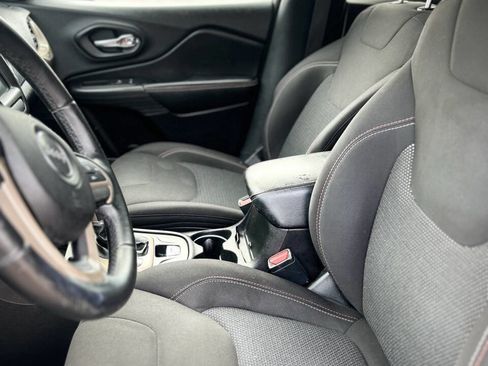 Used 2017 Jeep Cherokee 75th Anniversary image 15