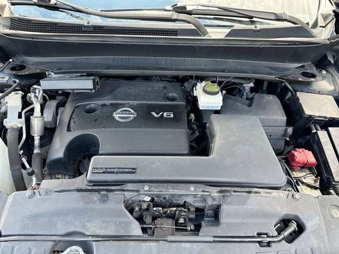 Used 2015 Nissan Pathfinder SL image 25