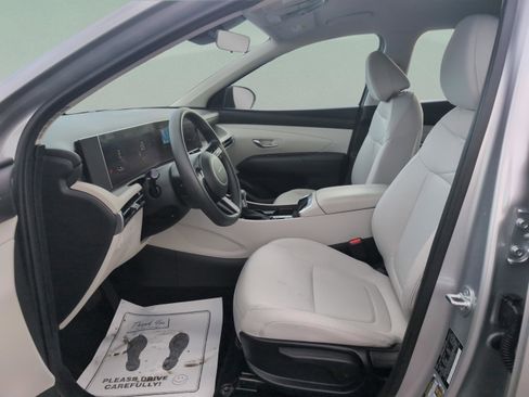 Used 2025 Hyundai Tucson SE image 12