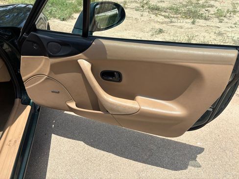 Used 1999 MAZDA MX-5 Miata RWD image 30