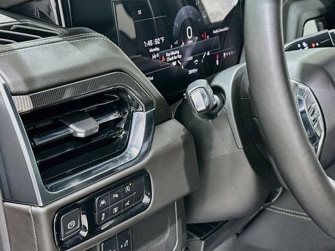 Used 2025 GMC Yukon XL Elevation RWD image 10