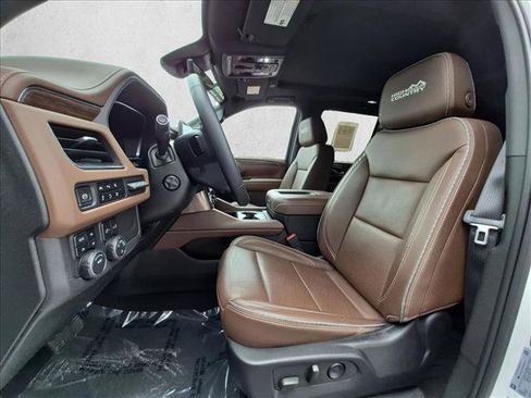 Used 2023 Chevrolet Tahoe High Country w/ Premium Package 2 AWD/4WD image 17