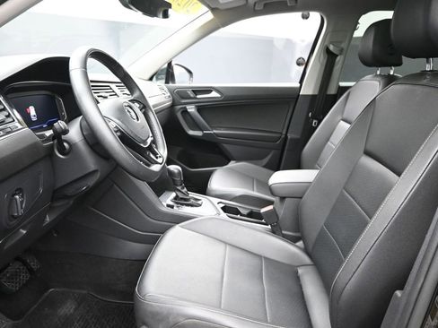 Used 2020 Volkswagen Tiguan SEL image 17