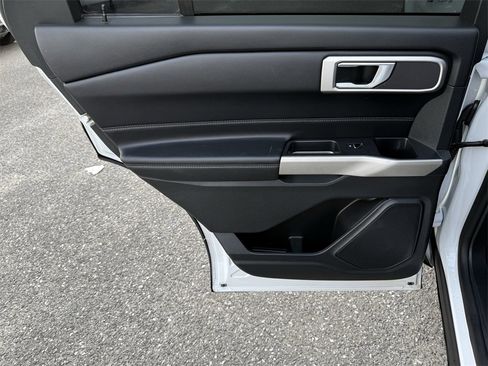 Used 2021 Ford Explorer XLT w/ Equipment Group 202A image 29