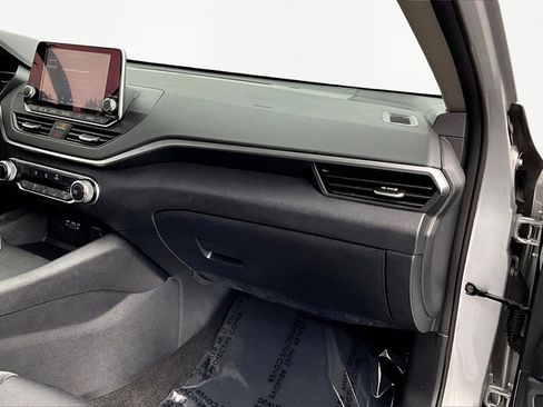 Used 2022 Nissan Altima 2.5 SV image 17