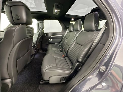 Certified 2025 Land Rover Discovery Dynamic SE image 23