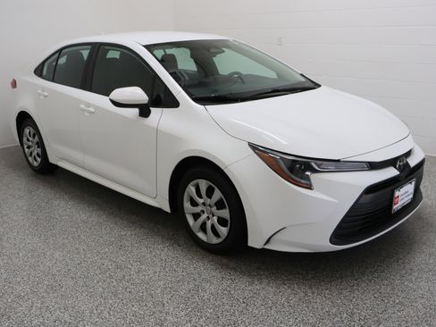 Used 2024 Toyota Corolla LE FWD image 4