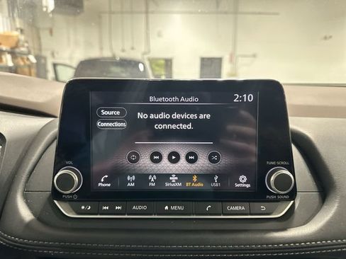 Used 2023 Nissan Rogue SV AWD/4WD image 29