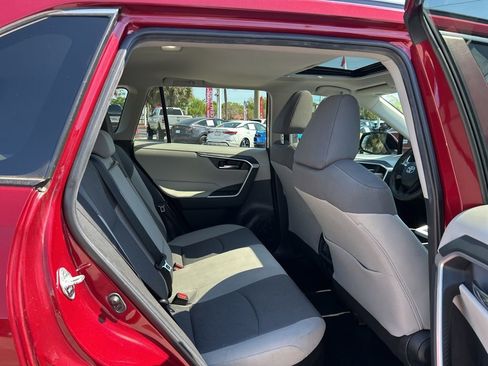 Used 2022 Toyota RAV4 XLE w/ Convenience Package AWD/4WD image 42