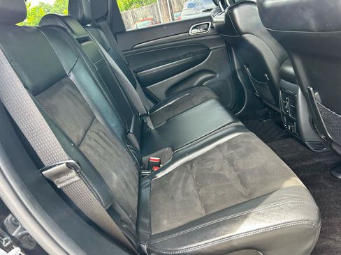 Used 2019 Jeep Grand Cherokee Altitude RWD image 10