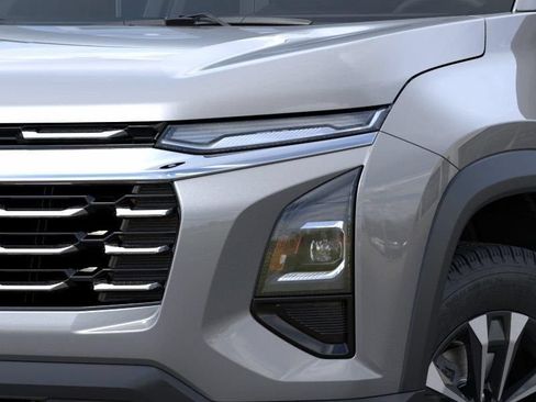 New 2027 Chevrolet Equinox LT w/ Convenience Package II FWD image 10