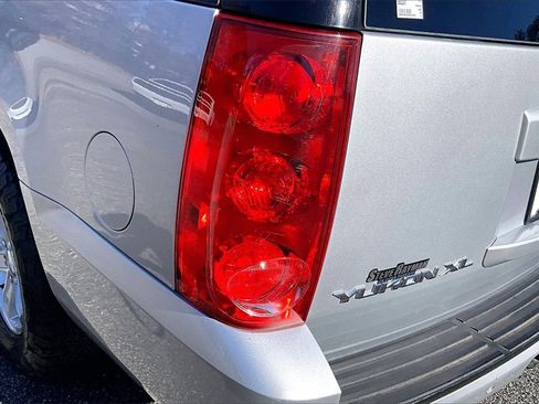 Used 2014 GMC Yukon XL SLT image 20