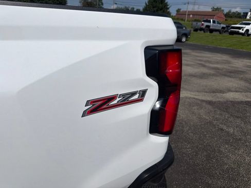 Used 2024 Chevrolet Colorado Z71 w/ Z71 Convenience Package 2 AWD/4WD image 8