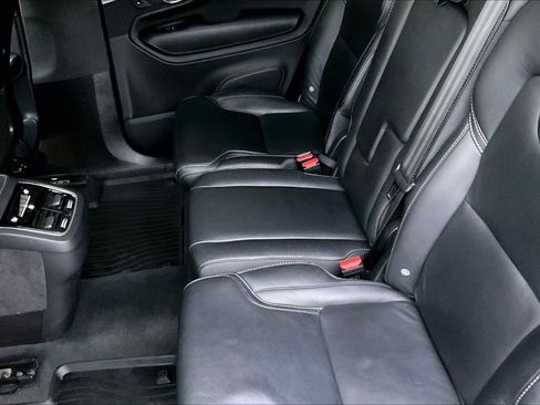 Used 2022 Volvo XC90 T6 Inscription w/ Climate Package image 18