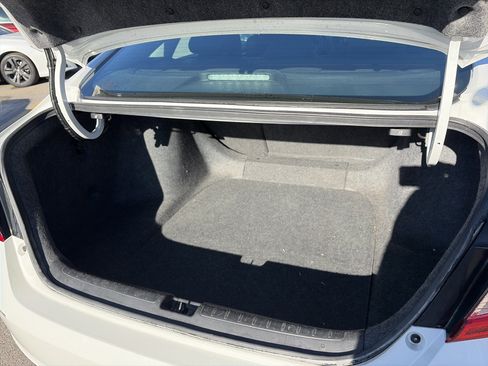 Used 2018 Honda Accord EX-L image 10